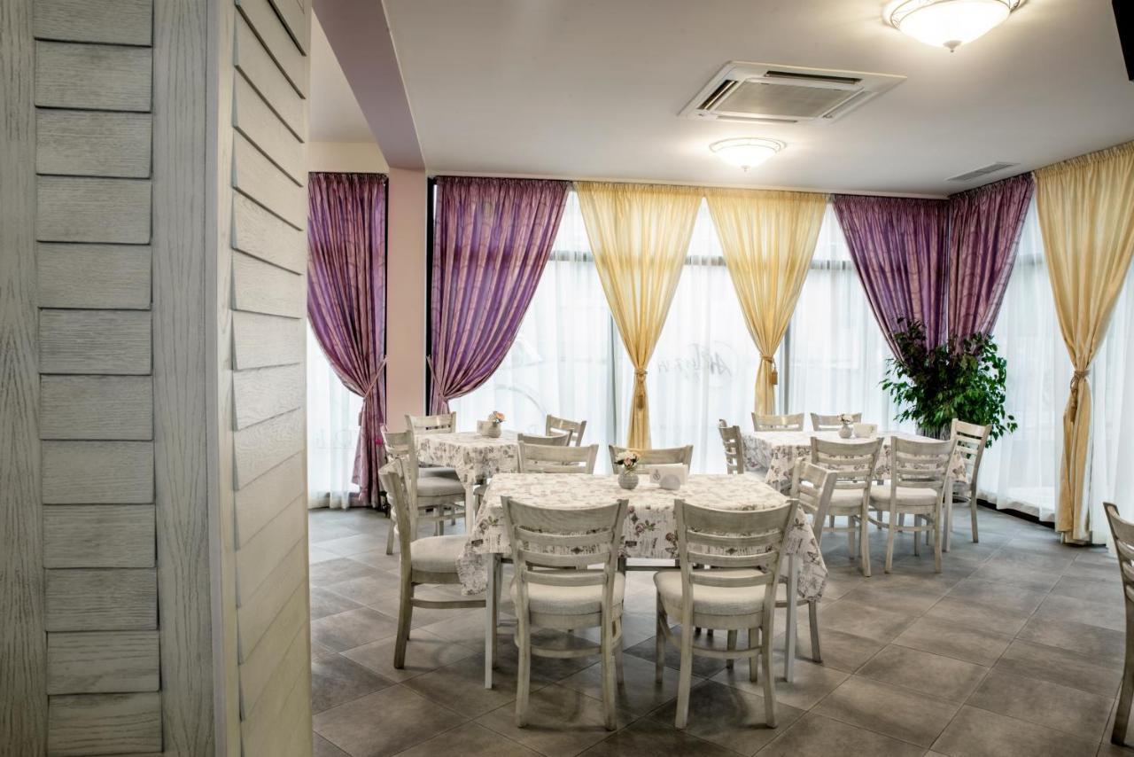 Astrea Deluxe Hotel